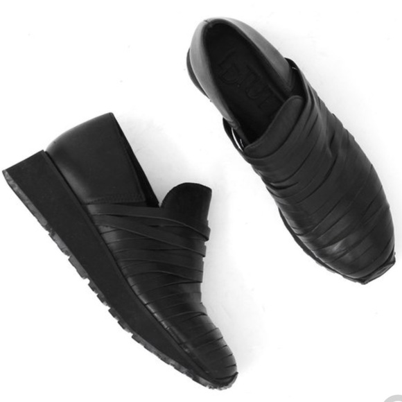 LD Tuttle “Black Running Sneakers” - Picture 3 of 13